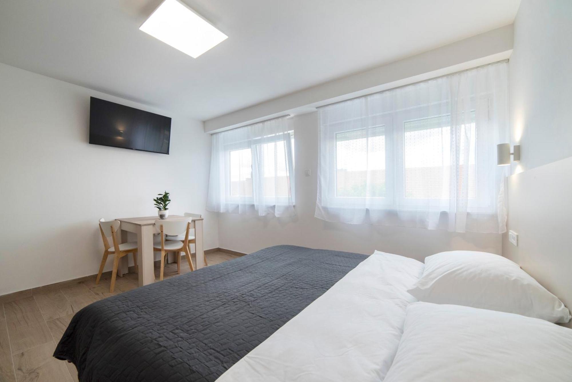 Apartments Pamer, 4Th Floor, No Elevator 萨格勒布 外观 照片