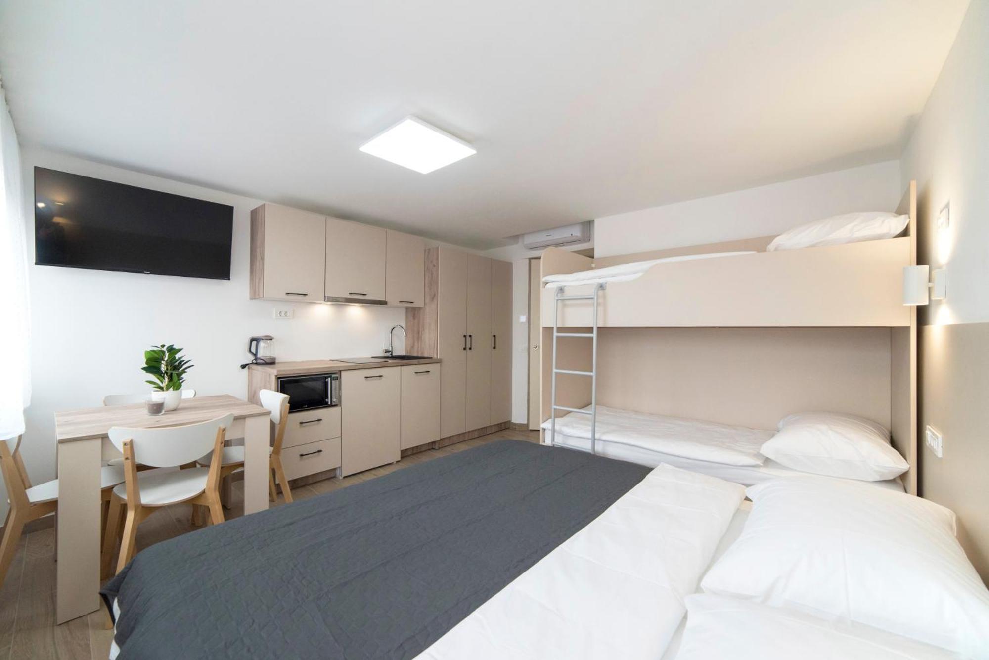 Apartments Pamer, 4Th Floor, No Elevator 萨格勒布 外观 照片