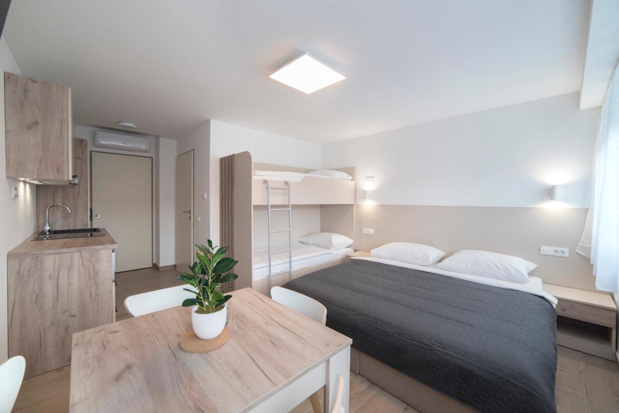 Apartments Pamer, 4Th Floor, No Elevator 萨格勒布 外观 照片