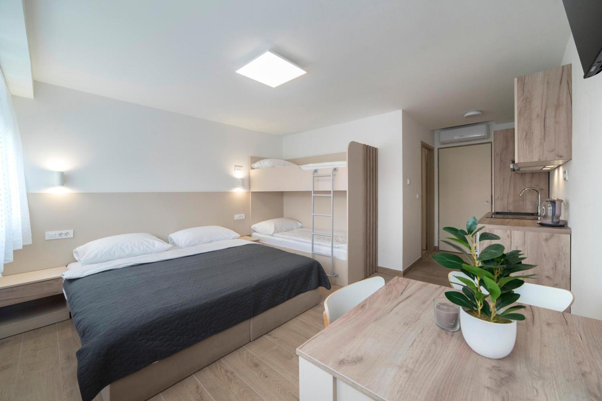 Apartments Pamer, 4Th Floor, No Elevator 萨格勒布 外观 照片
