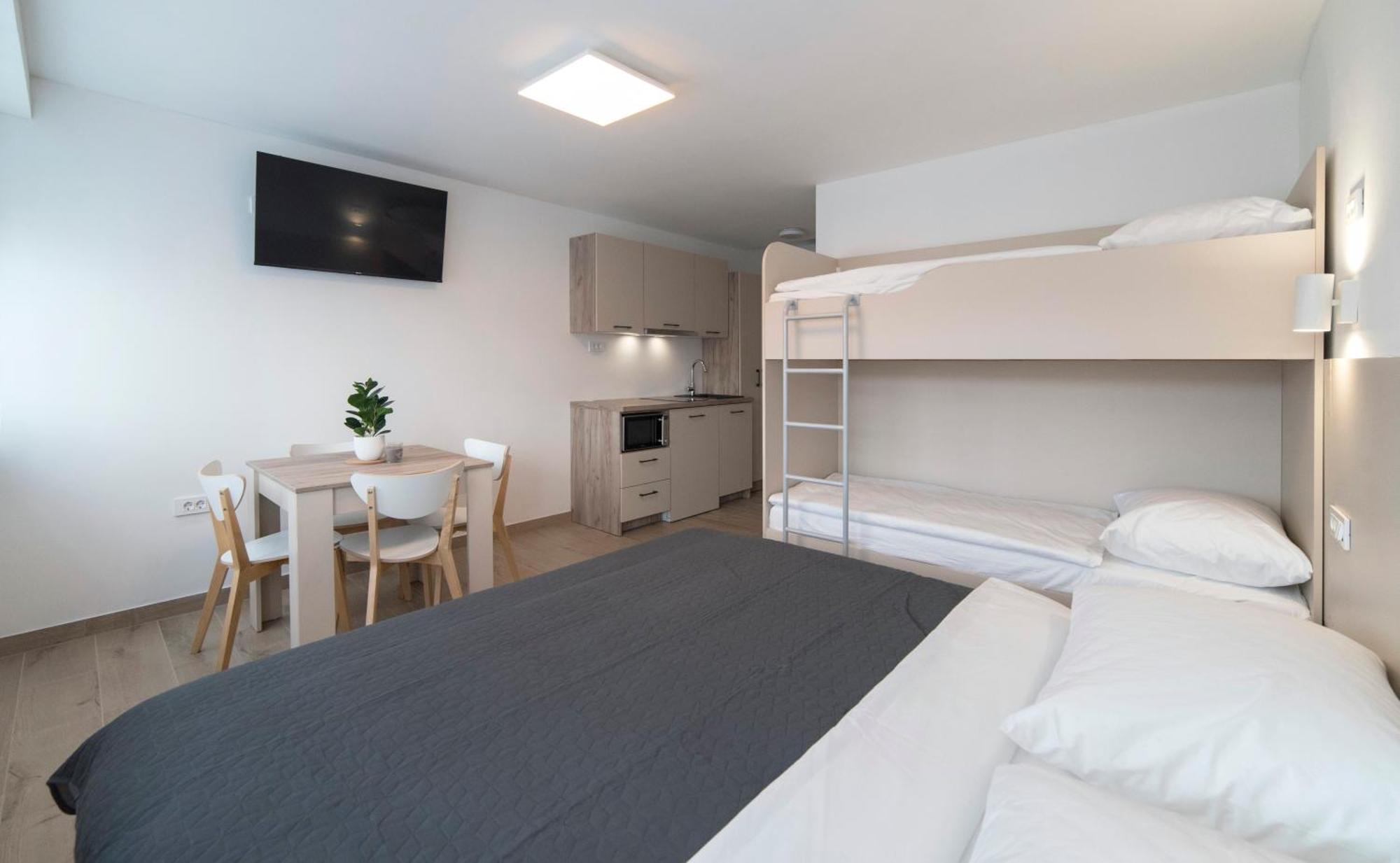 Apartments Pamer, 4Th Floor, No Elevator 萨格勒布 外观 照片