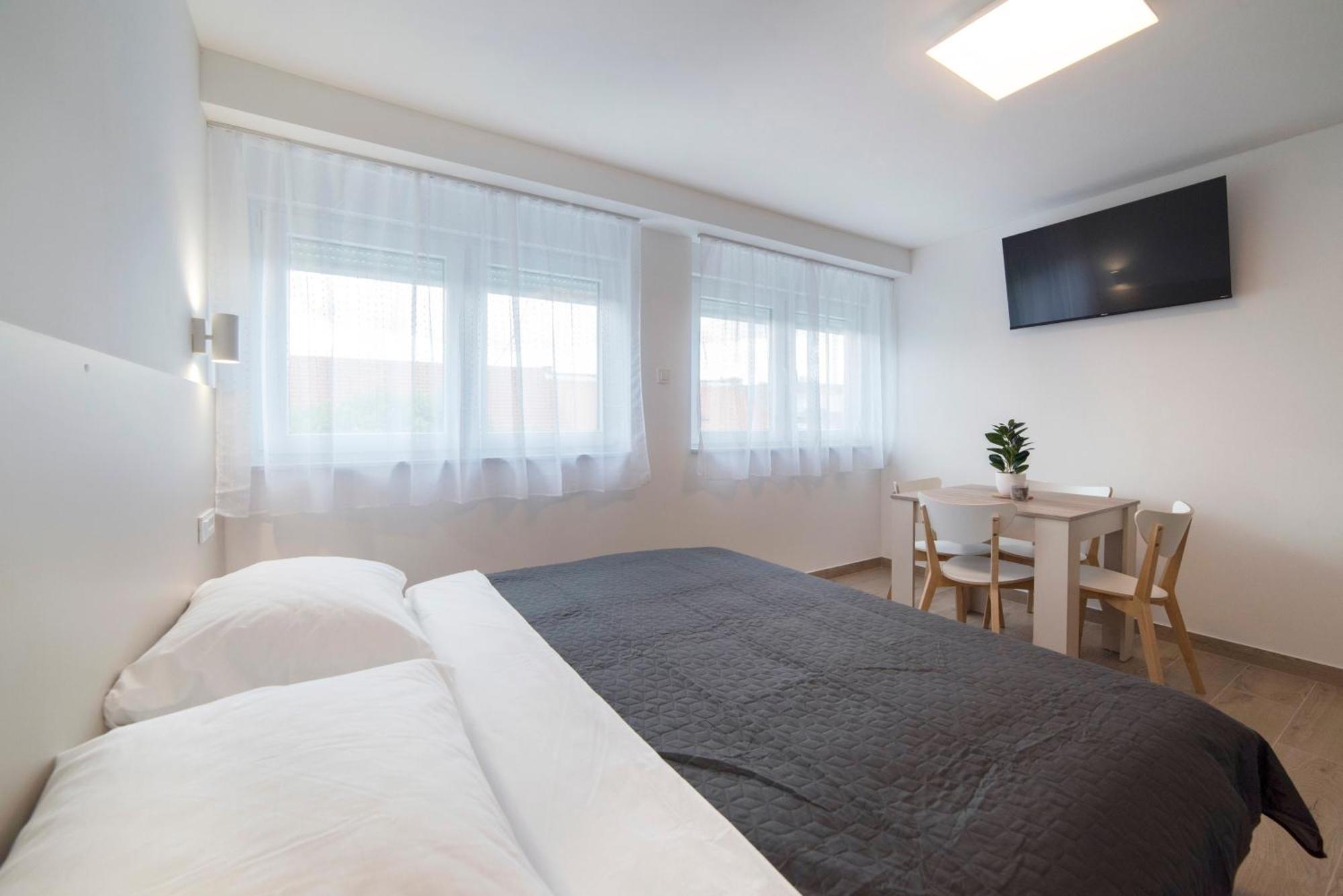 Apartments Pamer, 4Th Floor, No Elevator 萨格勒布 外观 照片