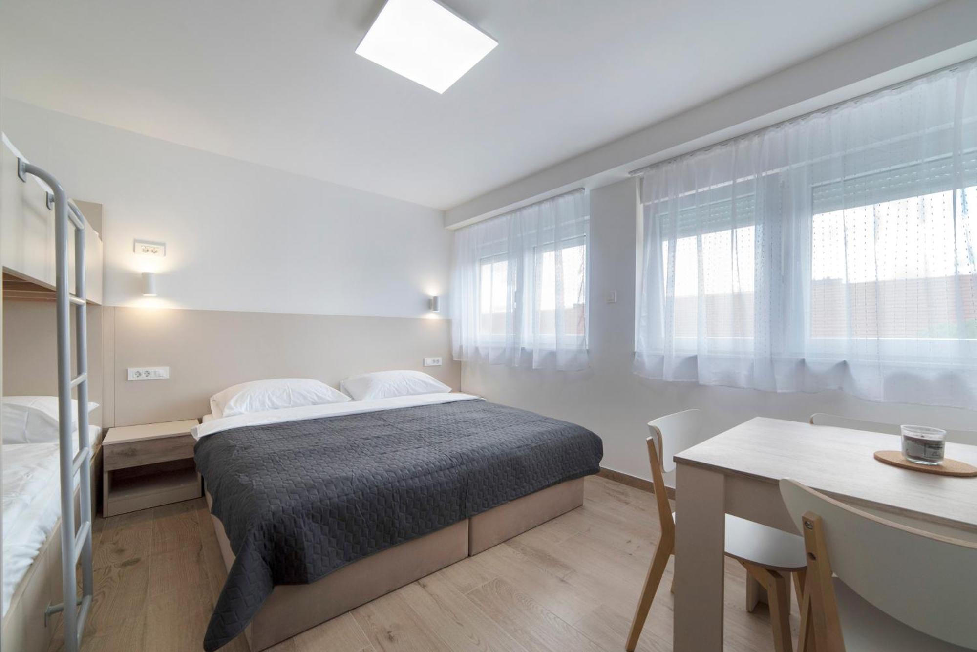 Apartments Pamer, 4Th Floor, No Elevator 萨格勒布 外观 照片